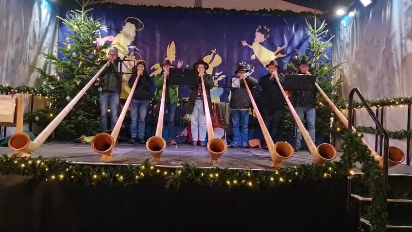 Frammersbacher Alphornbl�ser in W�rzburg 2025-11-30